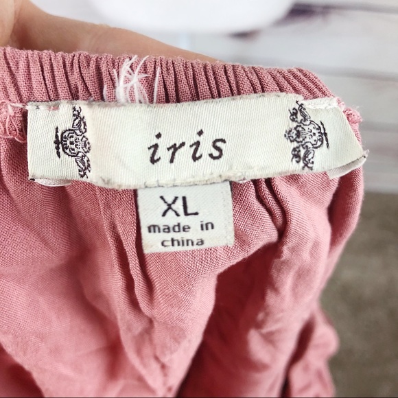 Iris ✨Anthro✨ Dusty Pink Lace Off the Shoulder Top Sz Large - Picture 7 of 7